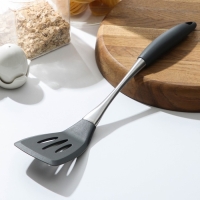 Лопатка с прорезями Доляна &laquo;Дождь&raquo;, 35,5&times;7,7 см, цвет серый