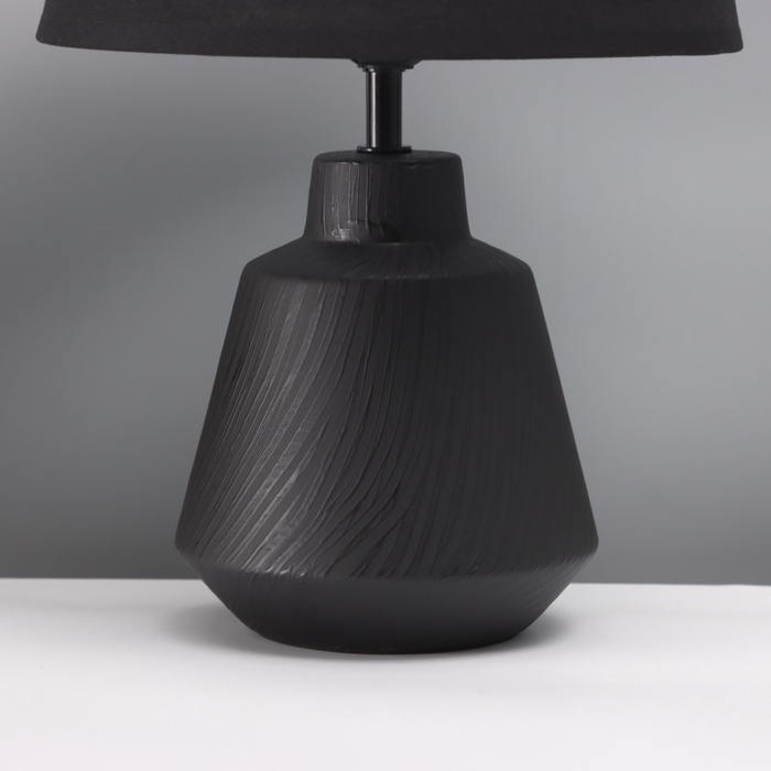 Лампа настольная "Лили" 1х40Вт Е27 черный 25х25х38,,5см