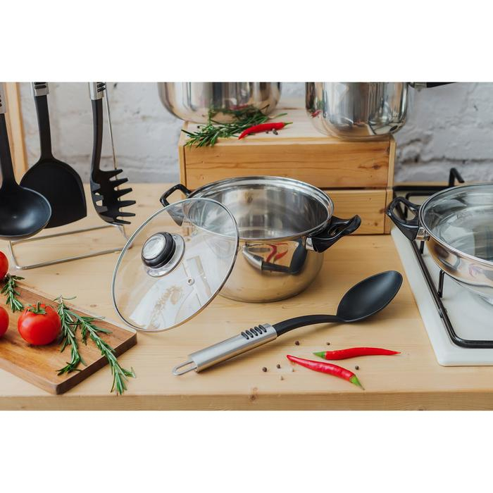 Набор посуды из нержавеющей стали &laquo;Чёрная ночь&raquo;, 8 предметов: ковш 1,5 л, 2 кастрюли 2/3 л, сковорода d=24 см, крышки, стенки 0,3 мм, дно 5 мм