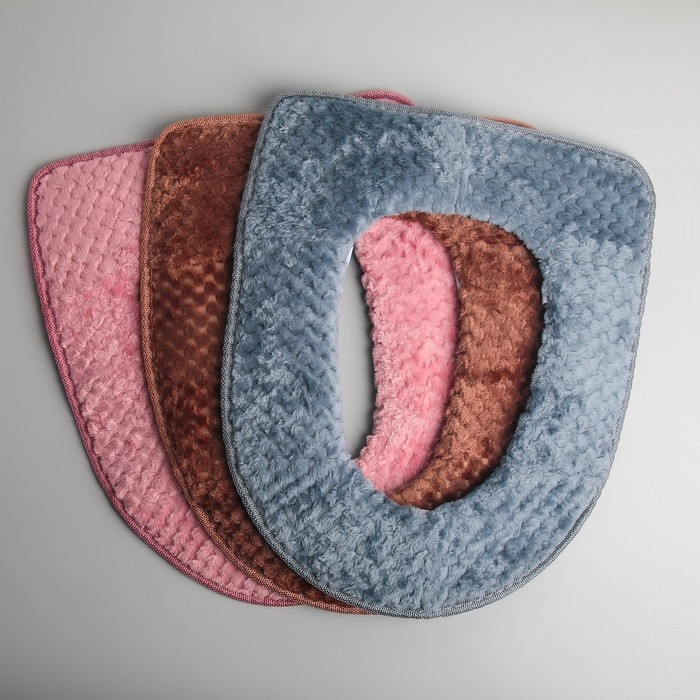 Чехол на сиденье для унитаза на липучках Доляна &laquo;Плюш&raquo;, 34&times;40 см, цвет МИКС