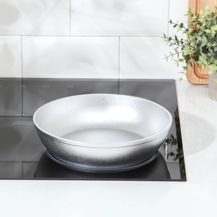 Сковорода с утолщенным дном, 24&times;6 см