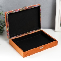 Шкатулка дерево "Звери Африки" кожзам и бархат 5,5х24х17 см Шкатулка дерево "Звери Африки" кожзам и бархат 5,5х24х17 см