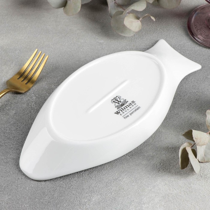 Блюдо фарфоровое для рыбы Wilmax, 25,5&times;12 см, цвет белый