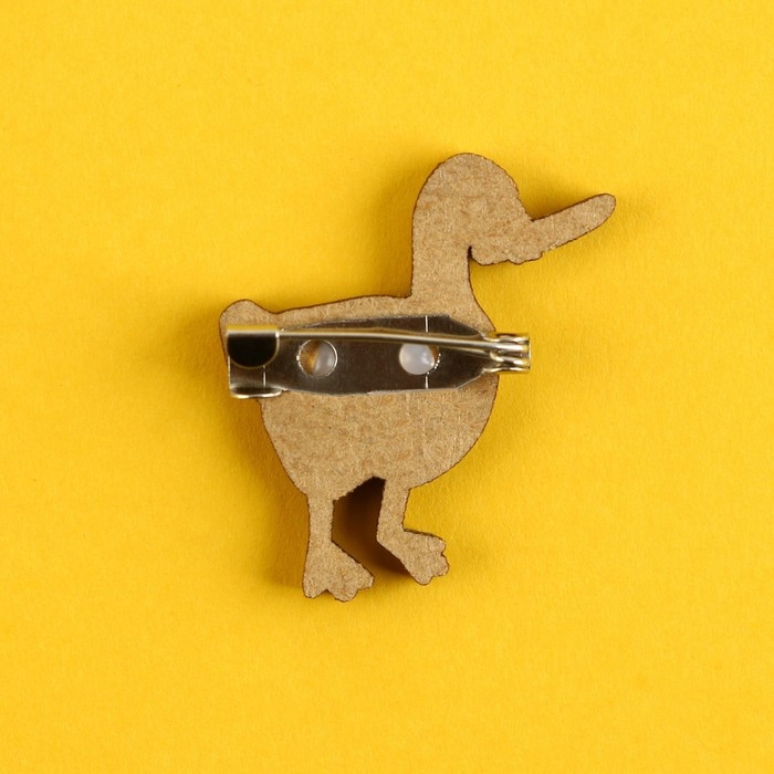 Значок деревянный &laquo;Утка с ножом&raquo;, серия мемы , 2,6 х 3,1 см