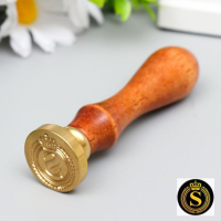 Печать для сургуча с деревянной ручкой "Корона с буквой S" 9х2,5х2,5 см Печать для сургуча с деревянной ручкой "Корона с буквой S" 9х2,5х2,5 см