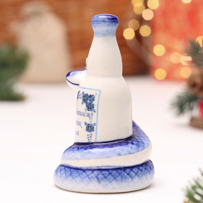 Сувенир "Змея с бутылкой", гжель
