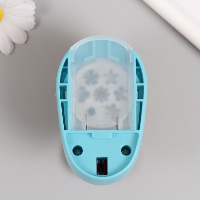 Дырокол фигурный рисунок 3,8х3,8 см Дырокол фигурный рисунок 3,8х3,8 см "Снегопад" 7х5,2х9,2 см, МИКС