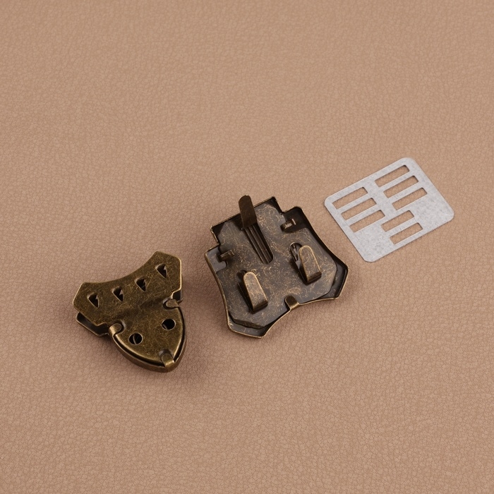 Застёжка для сумки, 4 &times; 4,2 см, цвет бронзовый