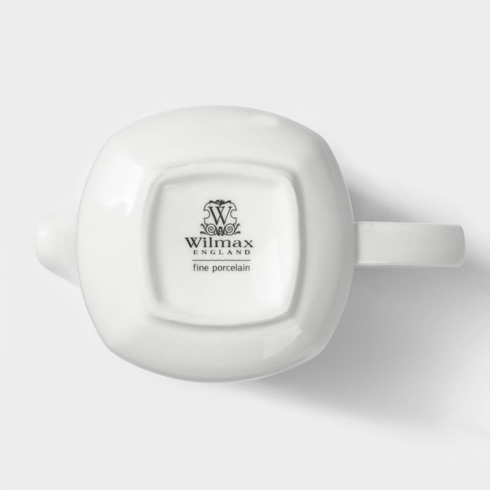 Молочник фарфоровый Ilona, 310 мл Молочник фарфоровый Ilona, 310 мл