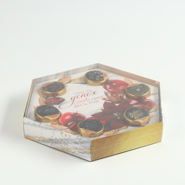 Подарочный набор &laquo;Новогодняя роскошь&raquo;: чай чёрный 50 г., крем-мёд 6 шт. x 30 г.