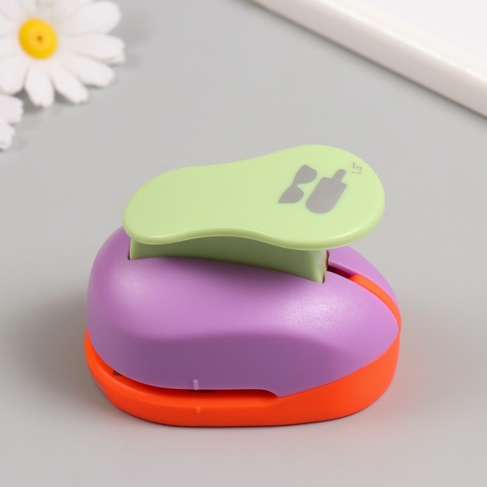 Дырокол фигурный рисунок 3,8х3,8 см Дырокол фигурный рисунок 3,8х3,8 см "Курорт" 7х5,2х9,2 см, МИКС