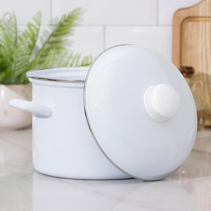 Кастрюля эмалированная без деколи, 4,5 л, эмалированная крышка, индукция, цвет белый Кастрюля эмалированная без деколи, 4,5 л, эмалированная крышка, индукция, цвет белый