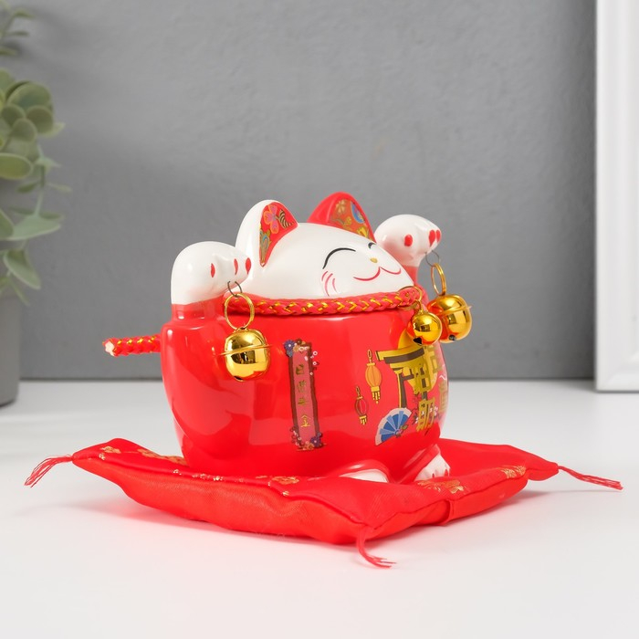 Копилка керамика "Кот манэки-нэко красный с колокольчиками" 10,5х13,5х9 см