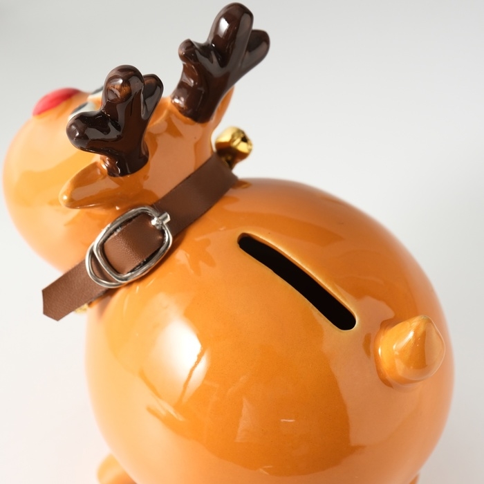 Копилка керамика "Поющий олень, в ошейнике с колокольчиками" 9,8х14х15,1 см