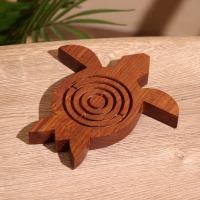 Головоломка-лабиринт "Черепашка" 15х15 см, дерево шишам Головоломка-лабиринт "Черепашка" 15х15 см, дерево шишам