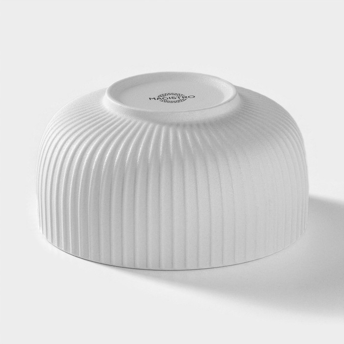Миска фарфоровая Magistro Line, 850 мл, d=15 см, цвет белый Миска фарфоровая Magistro Line, 850 мл, d=15 см, цвет белый