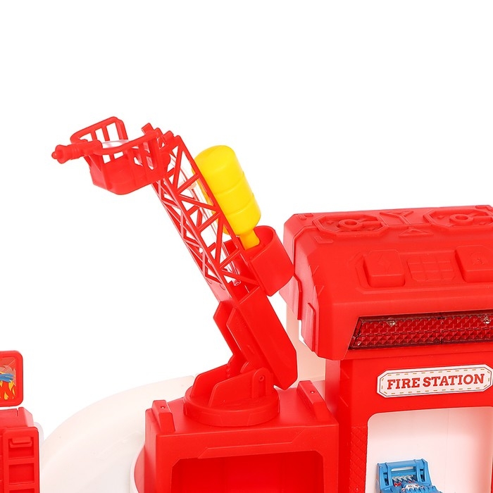 Парковка &laquo;Пожарный участок&raquo;, свет, звук, стреляет водой