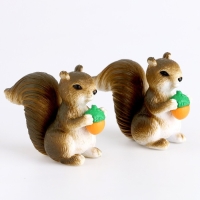 Миниатюра кукольная &laquo;Белочка с желудем&raquo;, набор 2 шт., размер 1 шт. &mdash; 2 &times; 5,5 &times; 4 см
