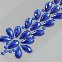 Наклейка пластик стразы "Фонтан" синяя 25х8,5 см Наклейка пластик стразы "Фонтан" синяя 25х8,5 см