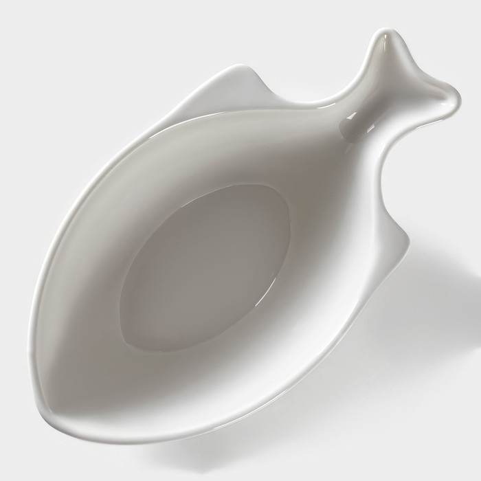 Салатник фарфоровый Magistro &laquo;Рыбка&raquo;, 1 л, 26,5&times;15&times;8,5 см, цвет белый