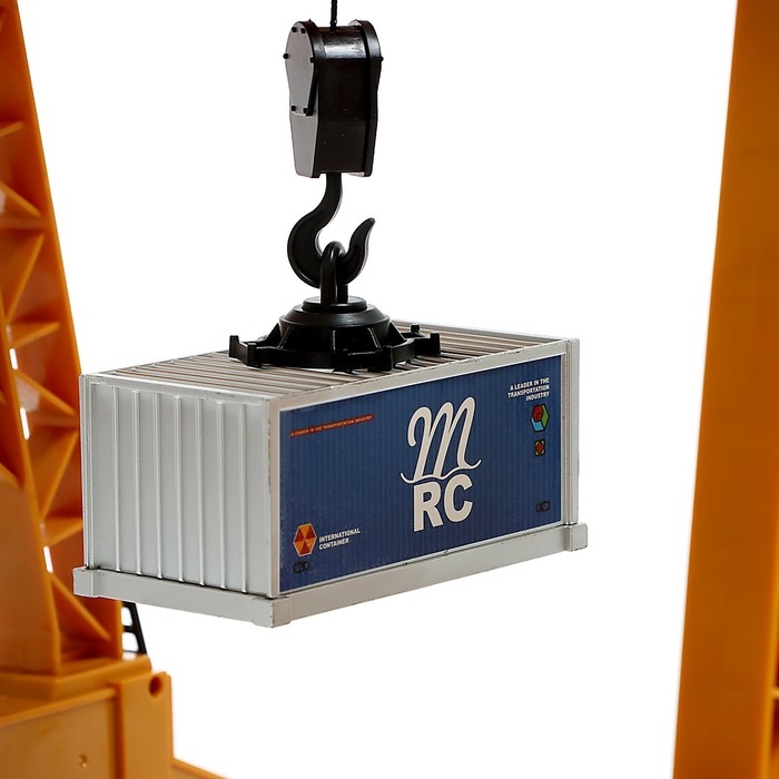 Кран на радиоуправлении &laquo;Козловой&raquo;, работает от аккумулятора