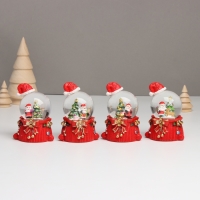 Сувенир полистоун водяной шар свет "Дед Мороз. Колпак и мешок с подарками" МИКС 4,5х5,5х8 см 10459 Сувенир полистоун водяной шар свет "Дед Мороз. Колпак и мешок с подарками" МИКС 4,5х5,5х8 см 10459