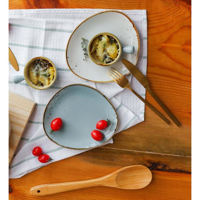 Блюдо фарфоровое для подачи Magistro «Церера», 18,2×16,3 см, цвет голубой Блюдо фарфоровое для подачи Magistro «Церера», 18,2×16,3 см, цвет голубой