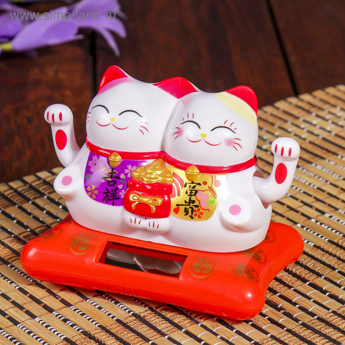 Маятник пластик от солнечной батареи Маятник пластик от солнечной батареи "Два кота Манэки-нэко с мешком золота" 6,5х8,5х5,5 см