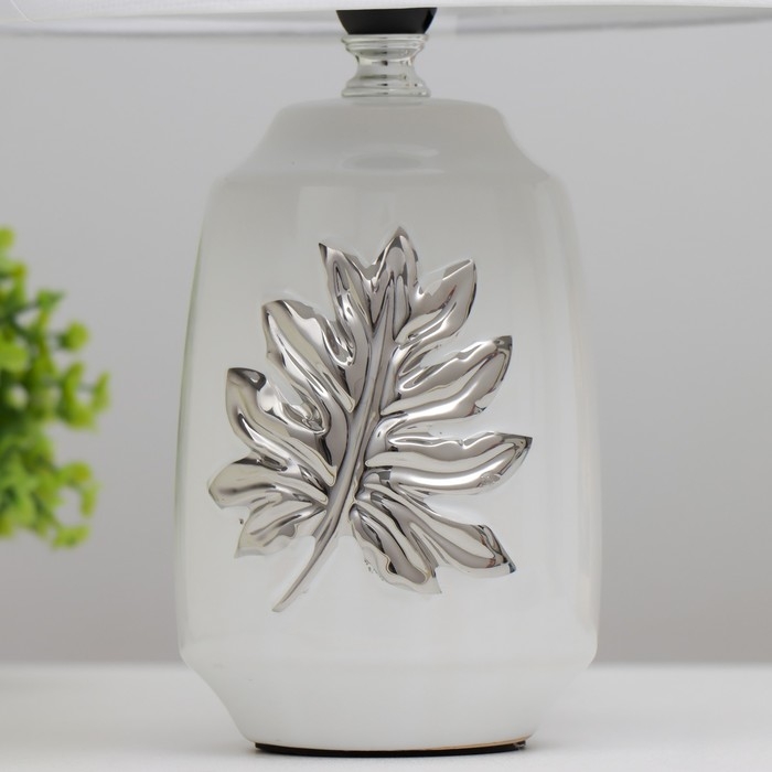 Настольная лампа "Монстера" E14 40Вт белый 20х20х30 см RISALUX