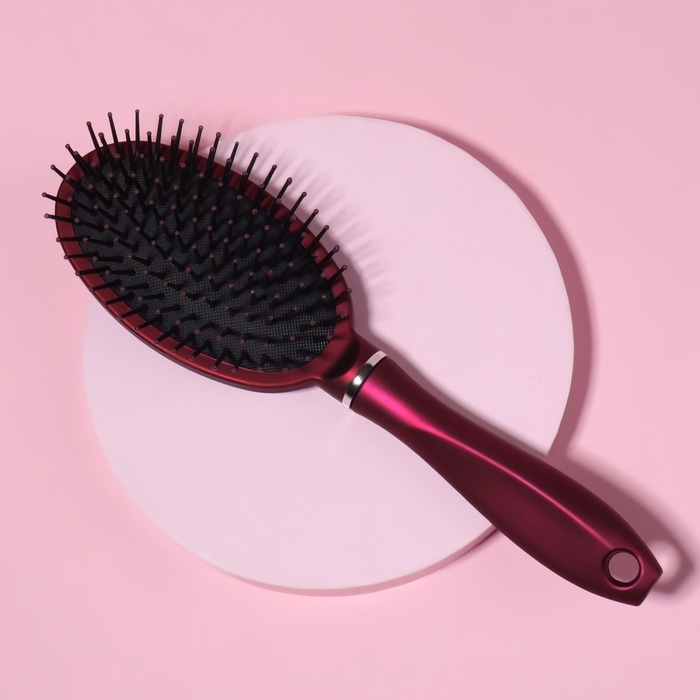 Расчёска массажная, прорезиненная ручка, 7 × 24 см, цвет фиолетовый Расчёска массажная, прорезиненная ручка, 7 × 24 см, цвет фиолетовый