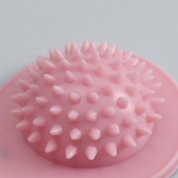 Массажёр для ног, 17,5 &times; 8,8 см , 2 шара с шипами, цвет розовый