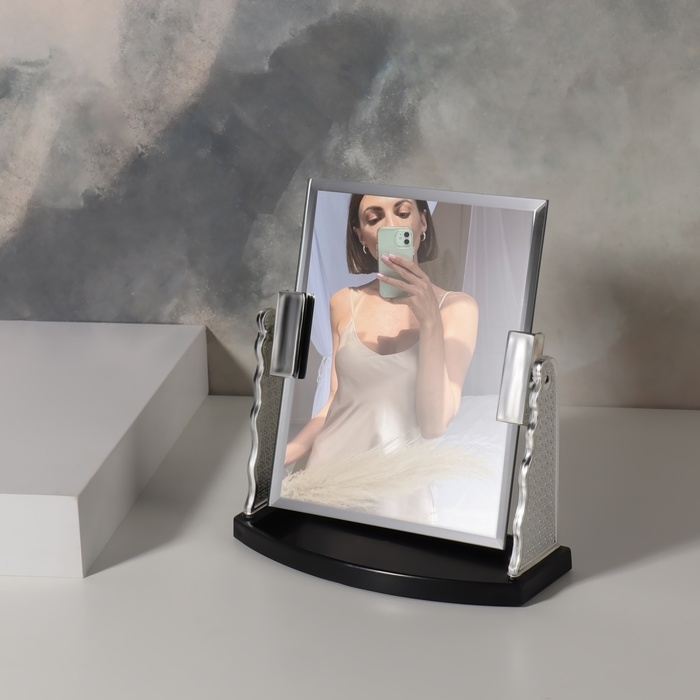 Зеркало настольное, зеркальная поверхность 11,5 × 14,5 см, цвет серебристый Зеркало настольное, зеркальная поверхность 11,5 × 14,5 см, цвет серебристый