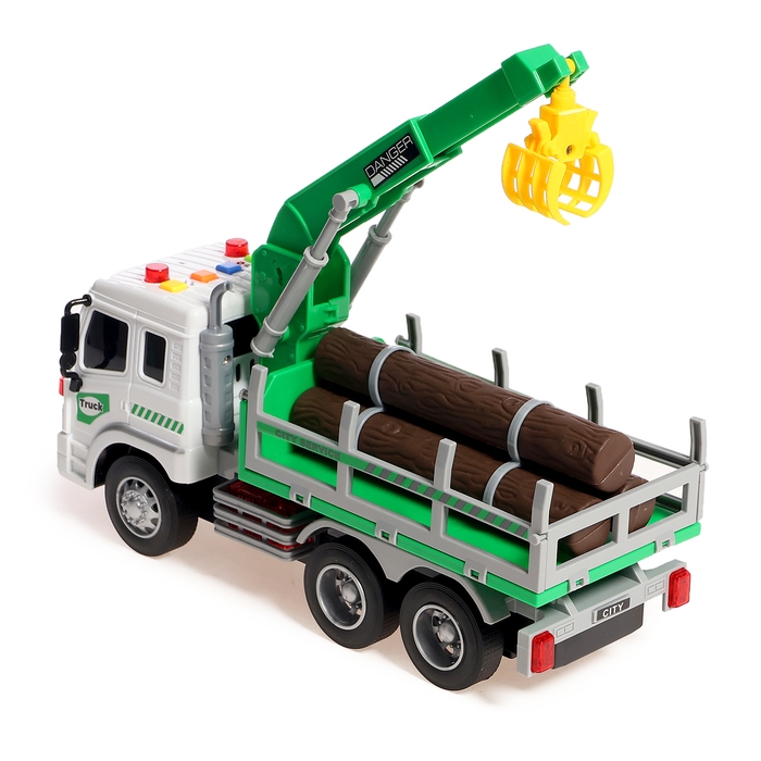 Грузовик «Лесовоз», инерция, 1:16, световые и звуковые эффекты Грузовик «Лесовоз», инерция, 1:16, световые и звуковые эффекты