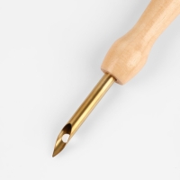 Игла для вышивания, для ковровой техники, d = 5 мм, с нитевдевателем, цвет золотой Игла для вышивания, для ковровой техники, d = 5 мм, с нитевдевателем, цвет золотой