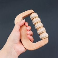 Массажёр &laquo;Коромысло&raquo;, 14,5 &times; 8 &times; 3 см, деревянный, 5 колёс с шипами, цвет бежевый