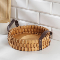 Поднос-корзинка для завтрака Доляна &laquo;Массив&raquo;, с ручками из искусственной кожи, d=25 см