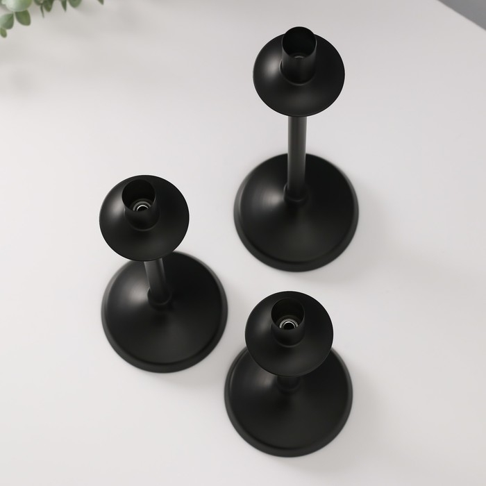 Подсвечник металл на 1 свечу Подсвечник металл на 1 свечу "Фраген" н-р 3 шт d=2 см чёрный 10х36; 10х31; 10х26 см