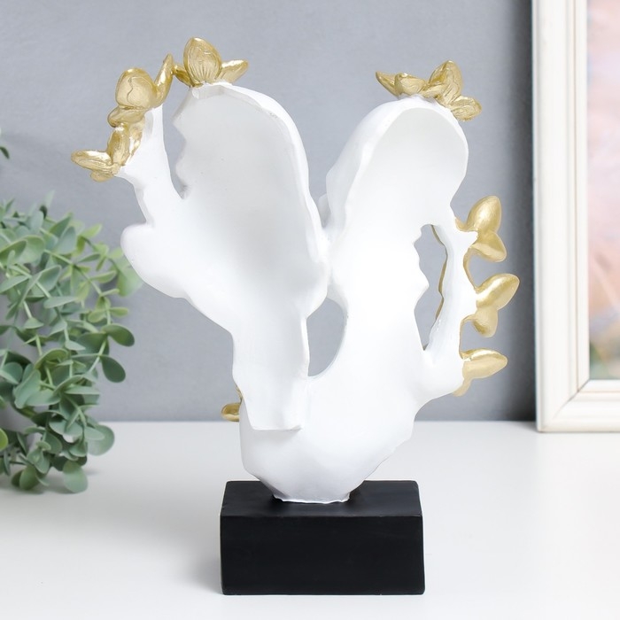 Сувенир полистоун бюст Сувенир полистоун бюст "Пара - Нежность. Рой бабочек" белый с золотом 7х21,5х29 см