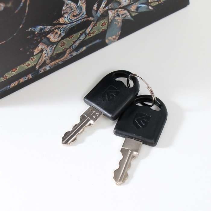 Сейф-книга дерево кожзам Сейф-книга дерево кожзам "Птицы и завитки" 21х13х5 см