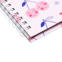 Записная книжка подарочная, 45 листов, линия, на замке, на гребне, Вишенки (13х13,5см) Записная книжка подарочная, 45 листов, линия, на замке, на гребне, Вишенки (13х13,5см)