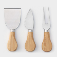 Набор для подачи сыра Доляна Cheese, 3 ножа, доска 38&times;18,5 см, бамбук
