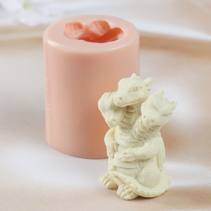 Молд силиконовый "Змей горыныч" изделие 5х4х7 см