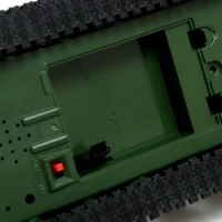 Танк «Т34», радиоуправляемый, в комплекте бункер и бинокль, световые и звуковые эффекты, работает от аккумулятора, цвет зелёный Танк «Т34», радиоуправляемый, в комплекте бункер и бинокль, световые и звуковые эффекты, работает от аккумулятора, цвет зелёный