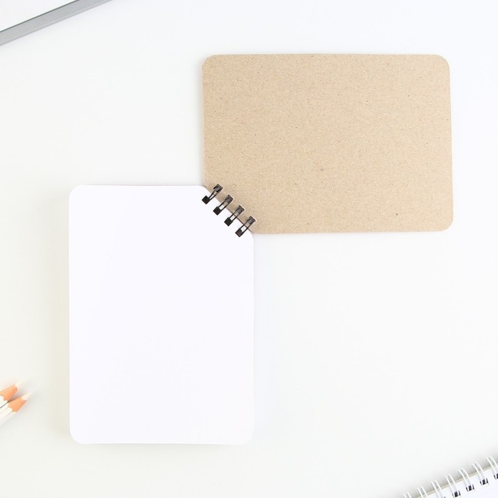 Блокнот А6, 40 л. На скошенном гребне. Белые листы. "Поверь в мечту"