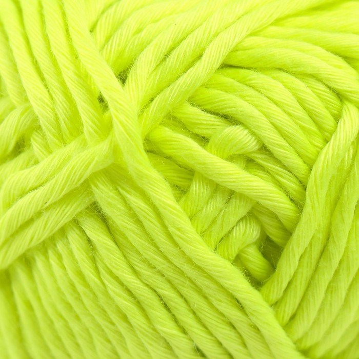 Пряжа светящаяся 100% лавсан Пряжа светящаяся 100% лавсан "Сияй" 50 гр 50 м неоново-желтая