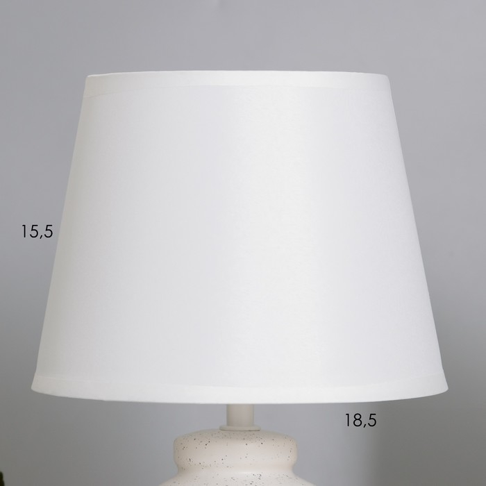 Лампа настольная Лампа настольная "Лисандра" 1х40Вт Е14 белый 19,5х19,5х33,5см