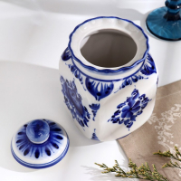 Банка для сып.продуктов "КАСКАД", 16,5см, V-0,95л, авт.Шибаев С.,гжель Банка для сып.продуктов "КАСКАД", 16,5см, V-0,95л, авт.Шибаев С.,гжель