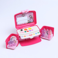 Набор косметики для девочки «Чемоданчик для принцессы» Набор косметики для девочки «Чемоданчик для принцессы»