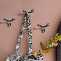 Крючок мебельный CAPPIO DOG, двухрожковый, черный Крючок мебельный CAPPIO DOG, двухрожковый, черный