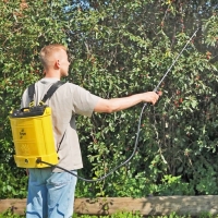 Опрыскиватель аккумуляторный ТУНДРА, 12В, 8 Ач, 12 л, индикатор заряда, 3 насадки Опрыскиватель аккумуляторный ТУНДРА, 12В, 8 Ач, 12 л, индикатор заряда, 3 насадки